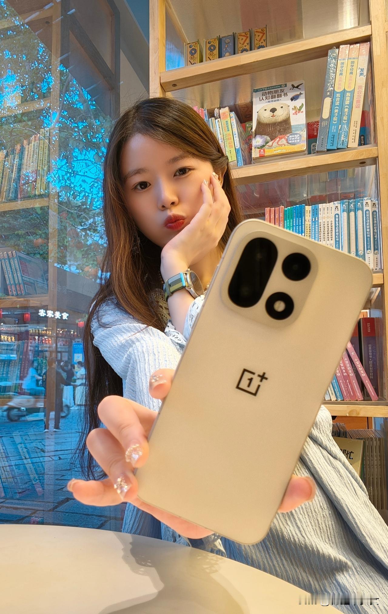 一加15跟一加ACE6今晚同时发布，一部性能Ultra，一部大满配，你们更期待哪