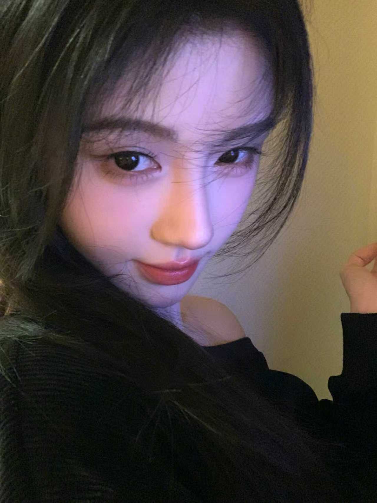 鞠婧祎完全魅魔来的 鞠婧祎最新自拍来啦！咱就说完全魅魔来的吧 