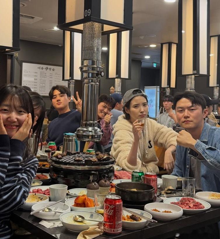 ㅋㅋㅋㅋㅋㅋㅋㅋㅋㅋㅋㅋ必须单独发IU太可爱了呜呜呜呜呜呜 