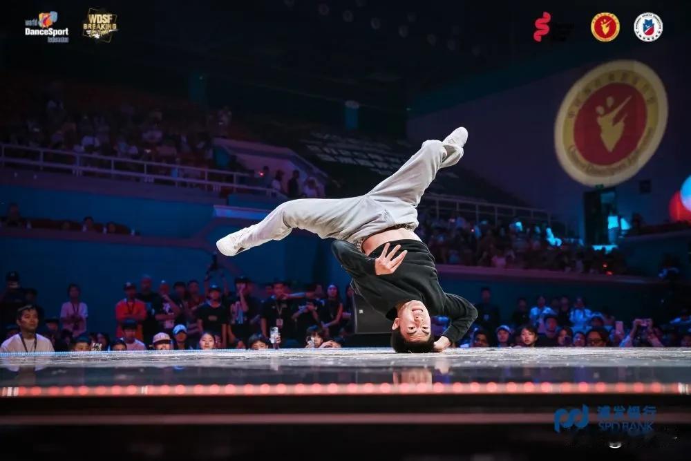 中国霹雳舞新生代横扫日本包揽双冠！亚青赛上演青春风暴
 
6月28日晚，上海卢湾