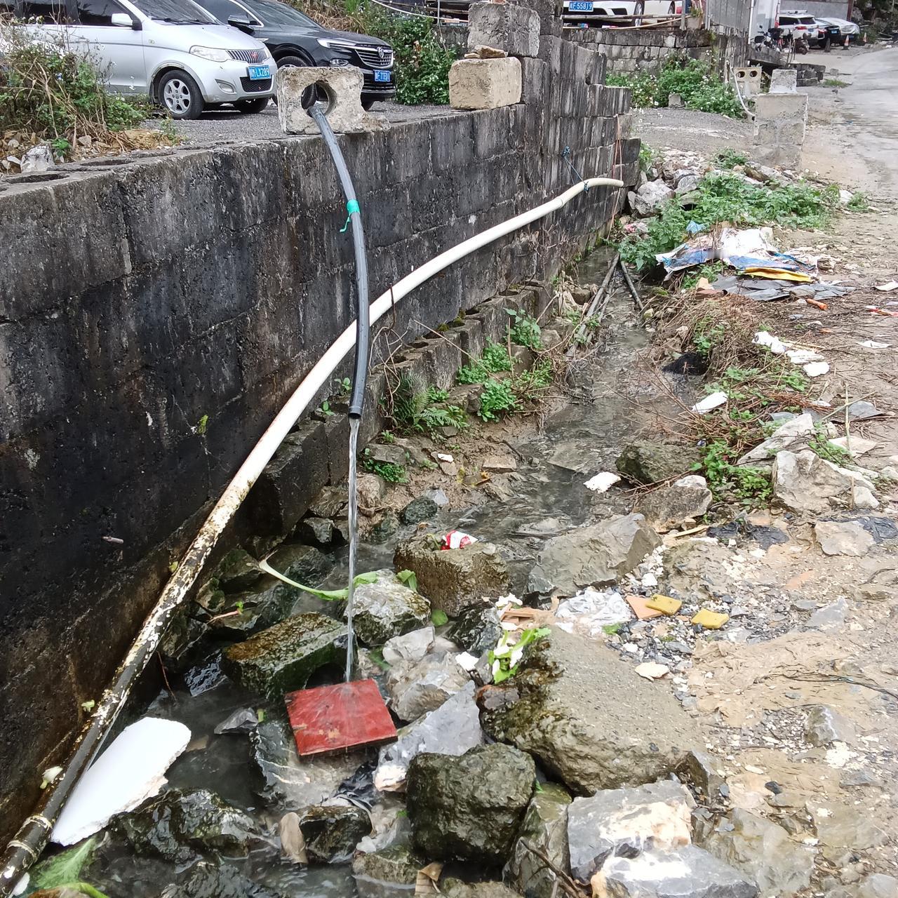 还有百魔洞口高富氧离子的空气，可以尽情地吸入肺，.有高地磁打通你淤堵了的血管…