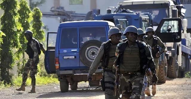 坦克刚卸完，账单就到了，谁在替台湾算这笔账？美国坦克刚运到台湾港口，花钱的账单马