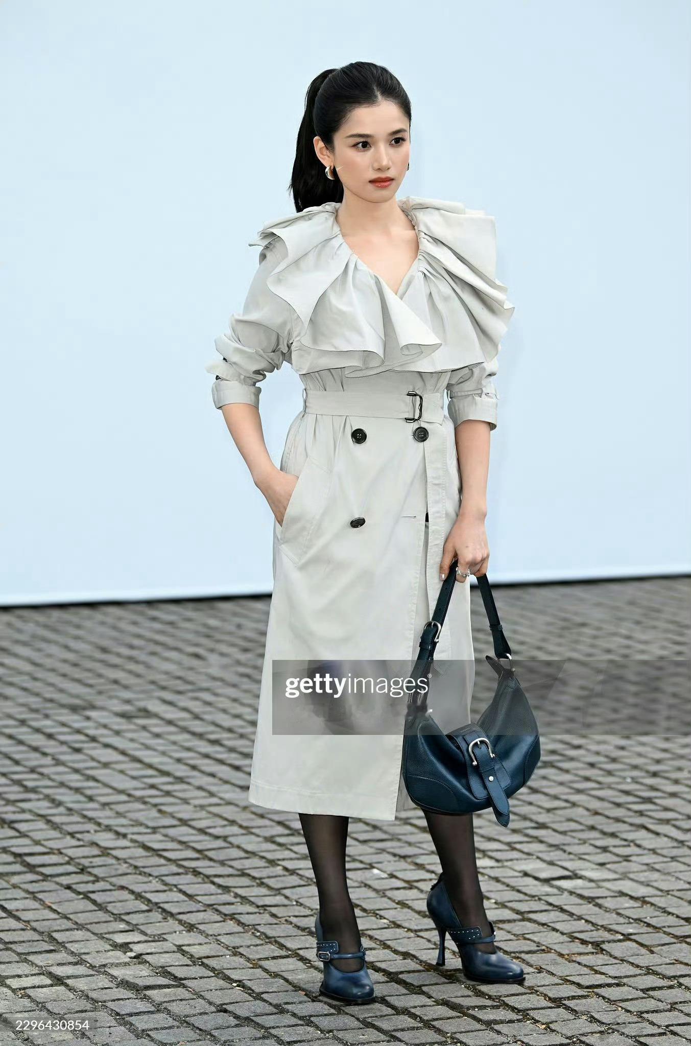 张婧仪｜Burberry2027夏季系列时装秀张婧仪亮相 Burberry 20
