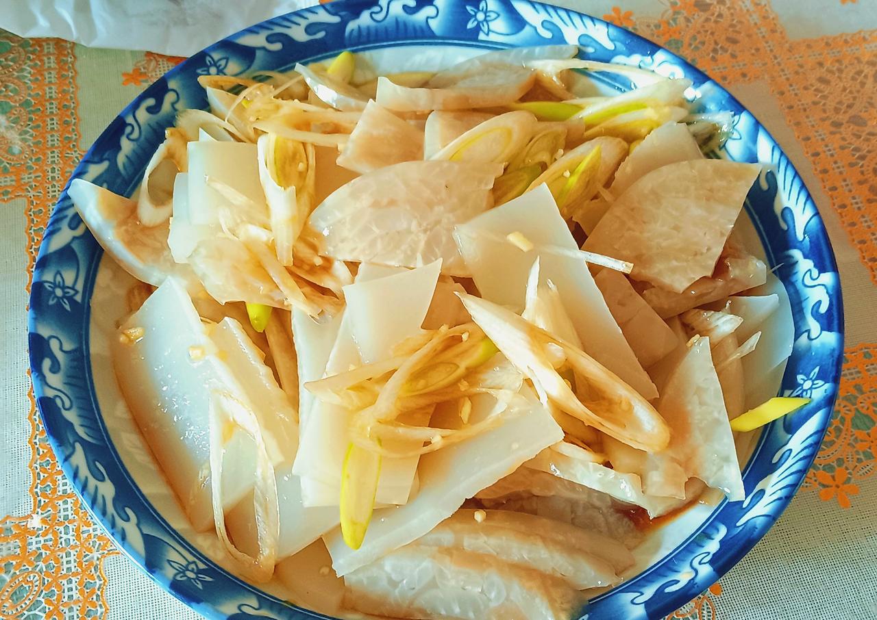 现在的天气熬肉皮冻正好。