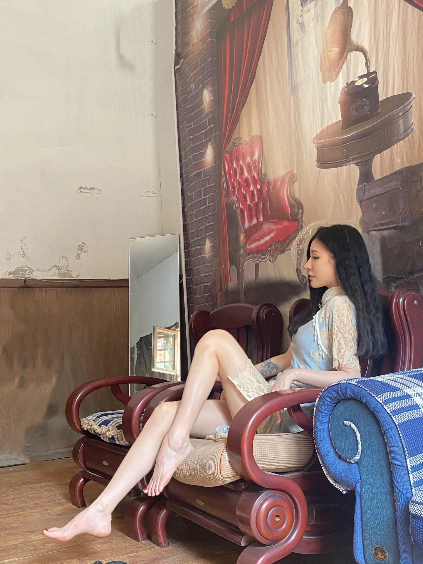 一个理性的成年人有选择做废物的权利 要么努力到出类拔萃 要么就懒到乐知...