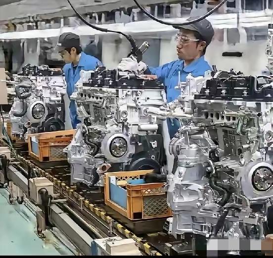 日本跌倒，世界吃饱！！
说句实在的，看着它从“工业神话”一步步塌下来，真谈不上心