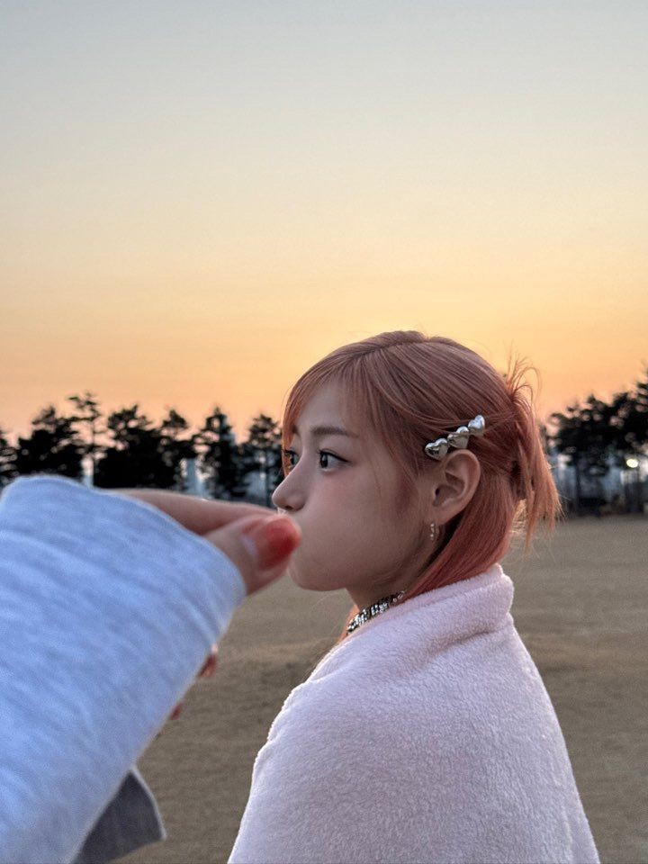 FIFTY FIFTY成员YEWON高中时期证明照公开，学生时期曾担任过学生会会