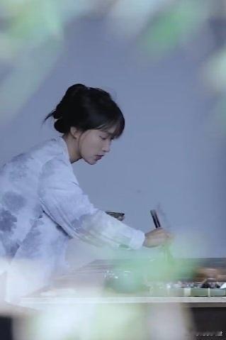 #李子柒回归#这意味着什么呢？许多人和我一样，还是希望她有更多更好的作品，期待！