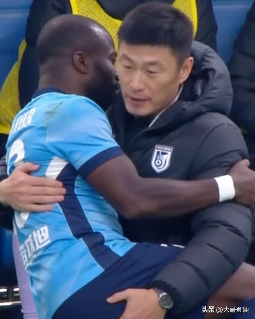 靠谱！李国旭本场大胆使用年轻人，终于迎来收获！大连英博再度书写主场龙奇迹[加油]