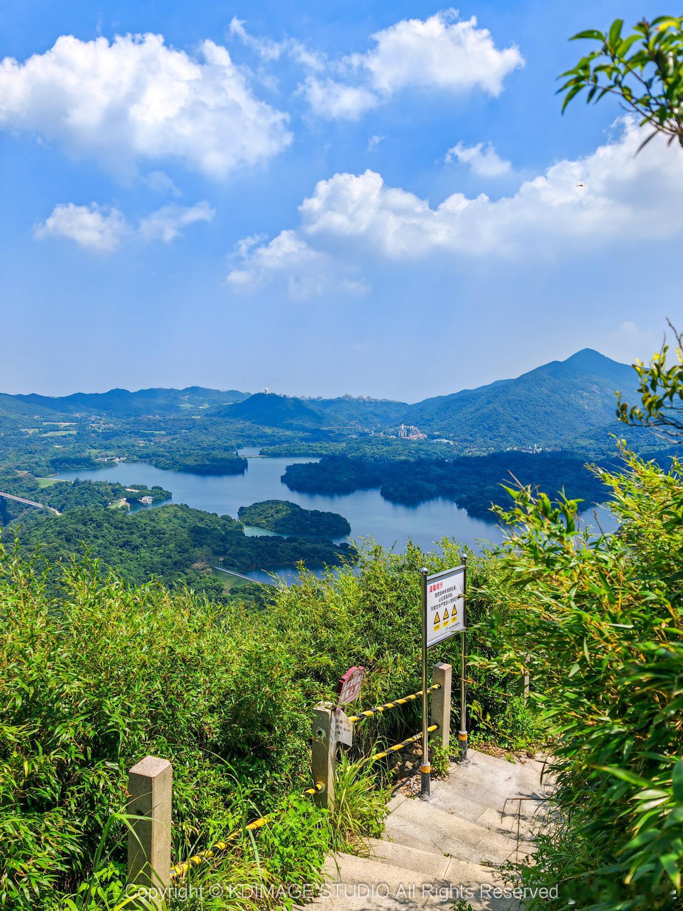 微博旅行ING交换城市春光 AI旅行任意门五一留在深圳想徒步，千万别去梧桐山凑热