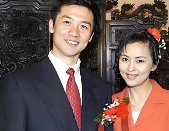 何音再婚那年，47岁，她老公许云帆，38岁，更绝的是，她让新老公搬进前夫留下的房