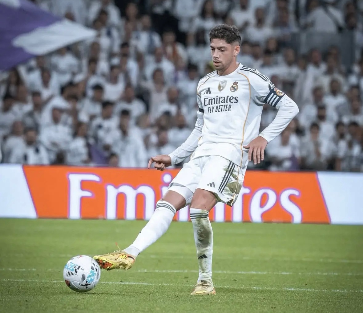 巴尔韦德这种全能中场，非常适合阿莫林的3421不考虑转会费、30+高薪、年龄和相