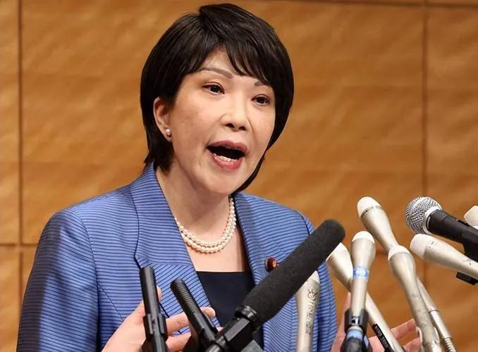 关于日本是否拥有核武器，目前没有公开证据表明其已经实际制造或部署了核弹头。然而，