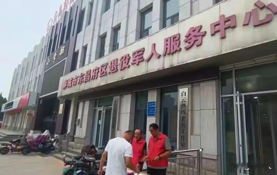 河北icon退伍军人周建民在集市修家电十多年，51岁发现被顶替18年，顶替者入职