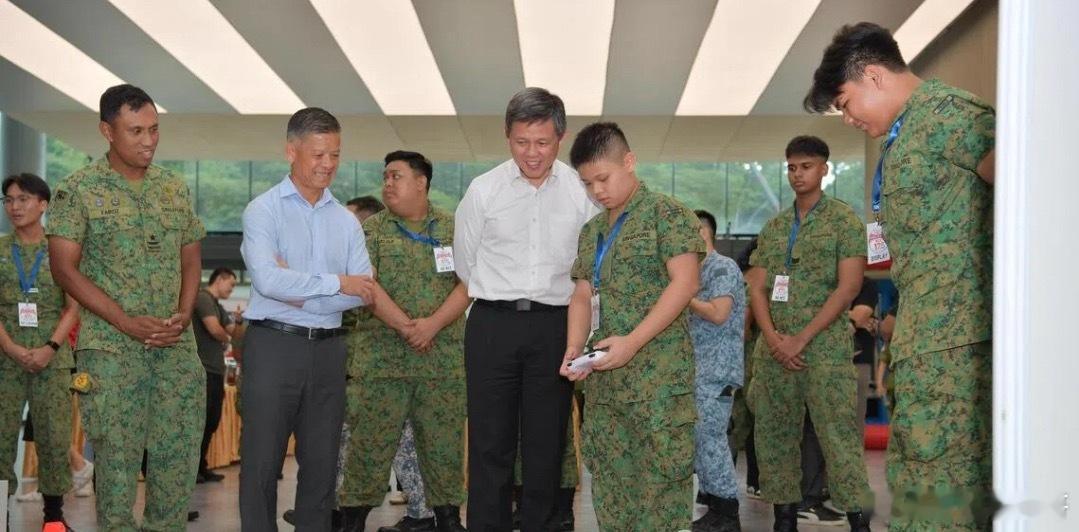 新加坡公共服务统筹部长兼国防部长陈振声宣布，全国学生军团课程（NCC）全面改革，