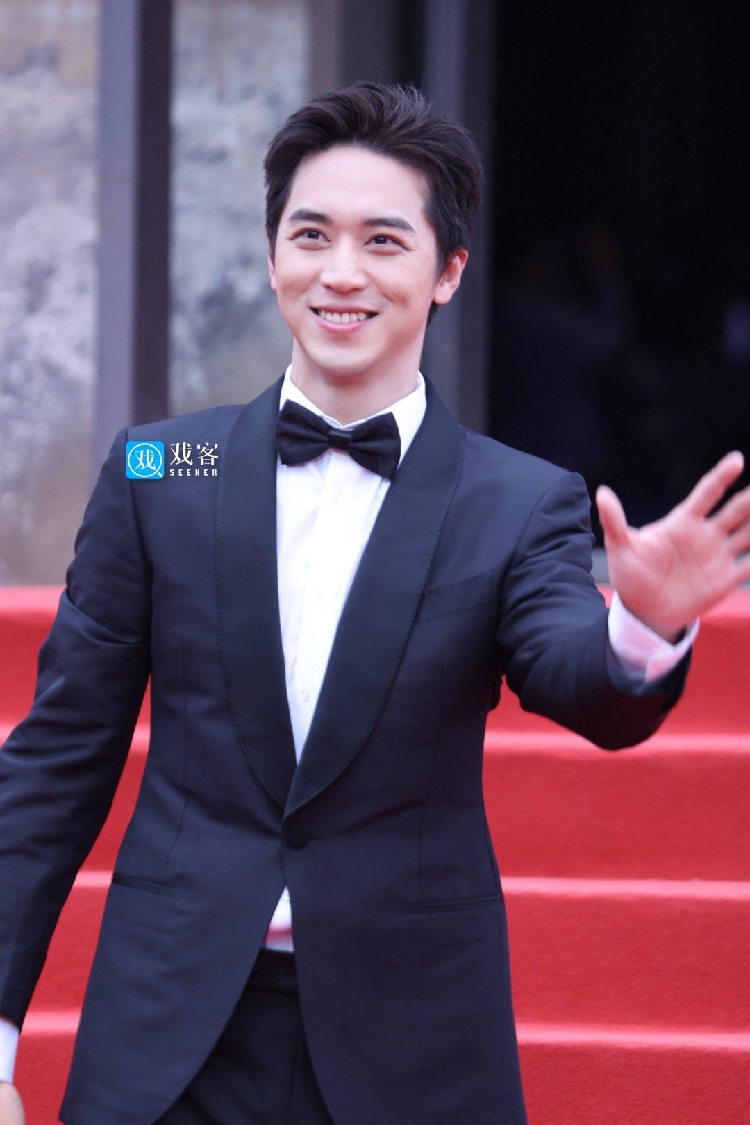 【戏客现场】许魏洲出席#平遥之夜红毯# 生图来啦📸作品《遥远的下午》入围了藏龙