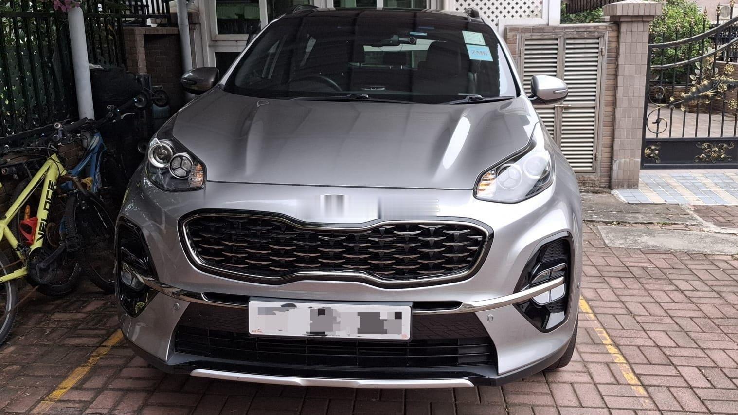 2020年香港上牌的狮跑，自动挡汽油，行驶了四万公里，此车要价7万港币~~~ 海