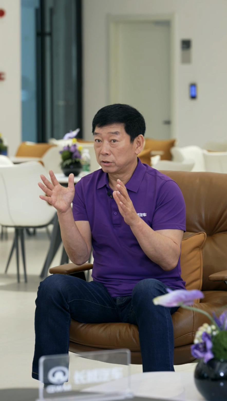 魏建军把为你放心刻进V9X现在车企找代言，大多还是靠明星撑场面、赚流量。但长城魏