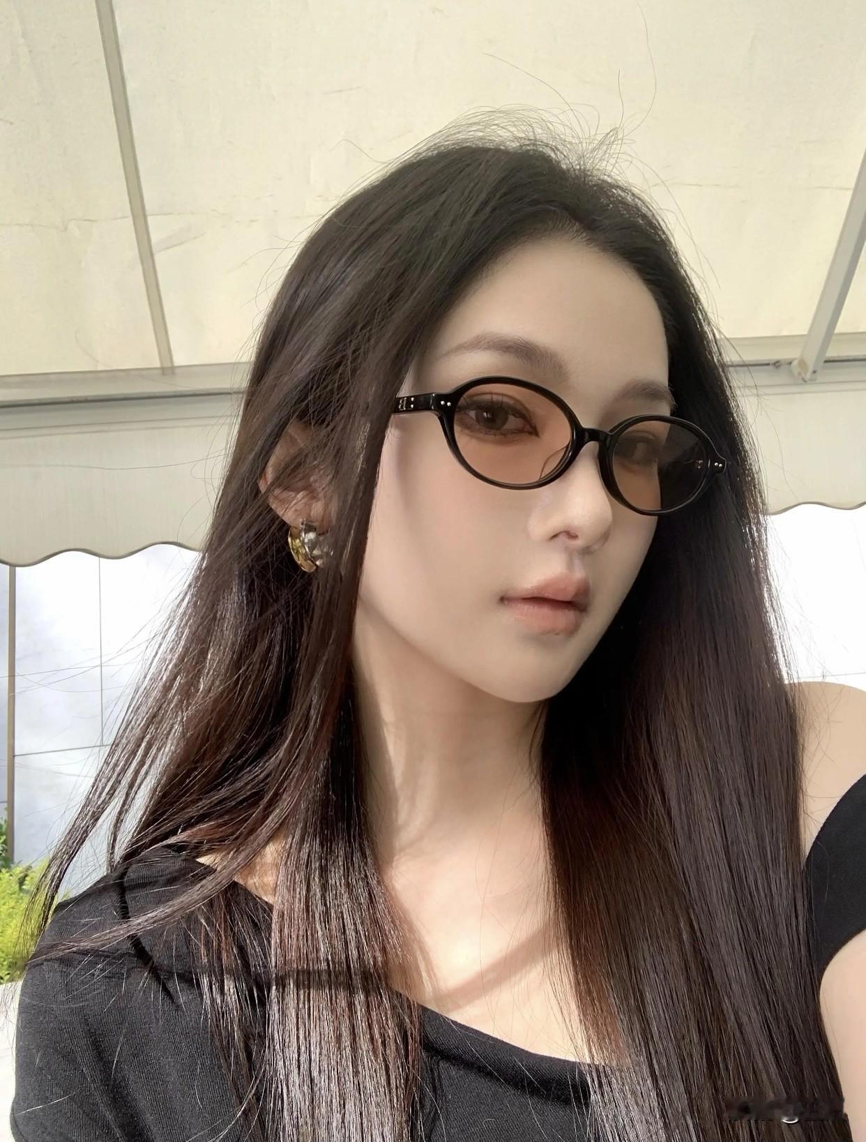 什么样的女人让人欲罢不能?自带神秘感的女人很有魅力。别一上来就把自己全交代了，保