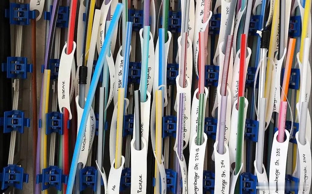 明日（4.23）这六大板块值得关注！当前市场主线围绕AI算力、光通信、光纤等科技