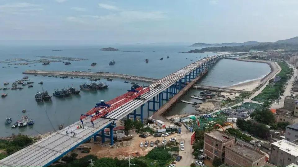 里程碑时刻！惠安首座跨海特大桥合龙，民生经济双丰收
 
一桥飞架碧海，通途未来可