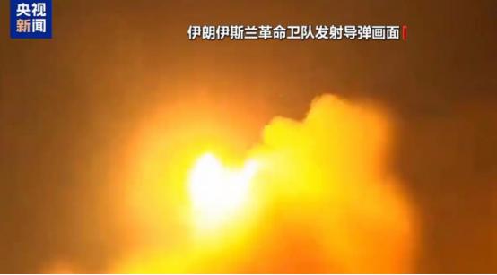 以色列袭击伊朗南帕尔斯气田后，伊朗彻底打破隐忍，以强硬姿态掀起报复，让整个中东石