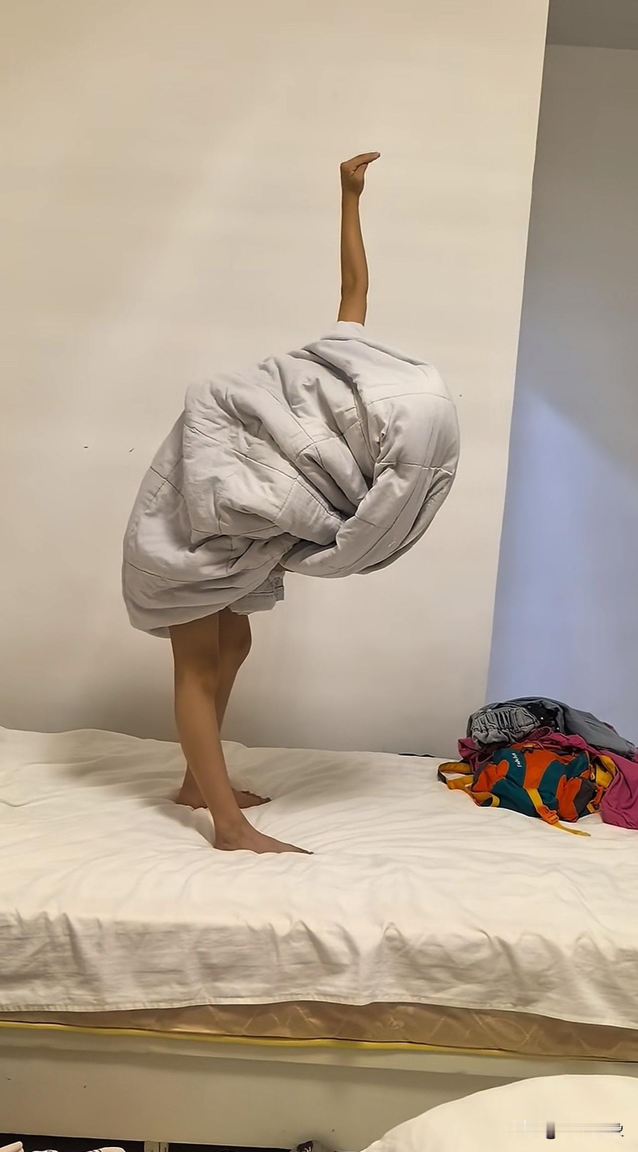老弟突然就变身了[捂脸]你就说像不像吧