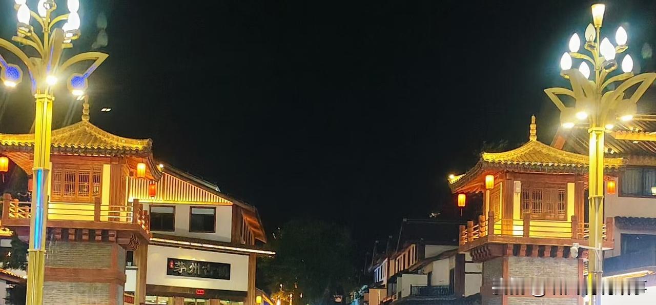 奉劝所有的中年人，别再盲目砸钱创业了。一定看懂趋势，把握时机。

你以为咬牙拼一