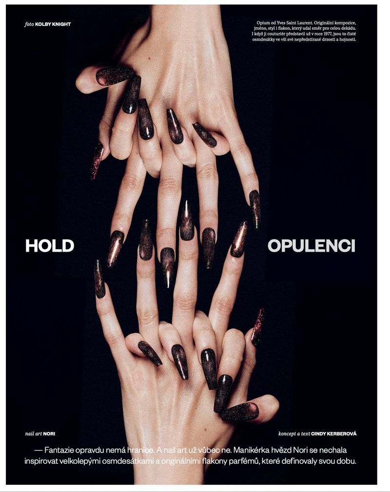 模特Astrid Voss出镜捷克版《VOGUE》2025年12月刊，“HOLD