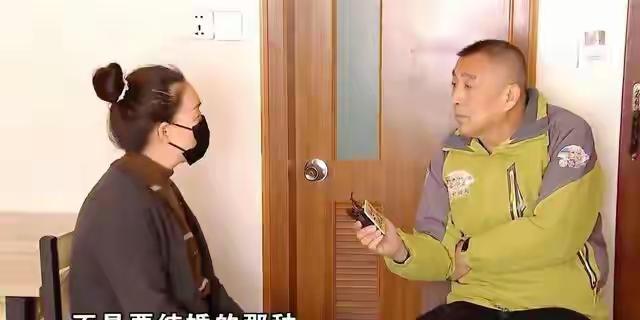 54岁宾馆女老板遇小12岁男友，半夜被摇醒不让睡！隐忍两年后霸气止损
 
54岁