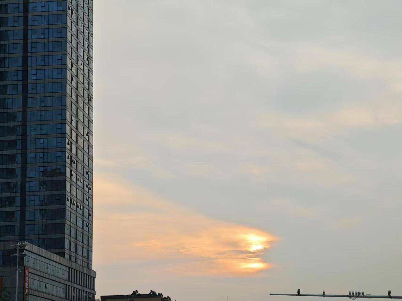 我相信，在未来某个总结中，一定会出现这句话：
[毋庸置疑，A股，已成为全球金融市