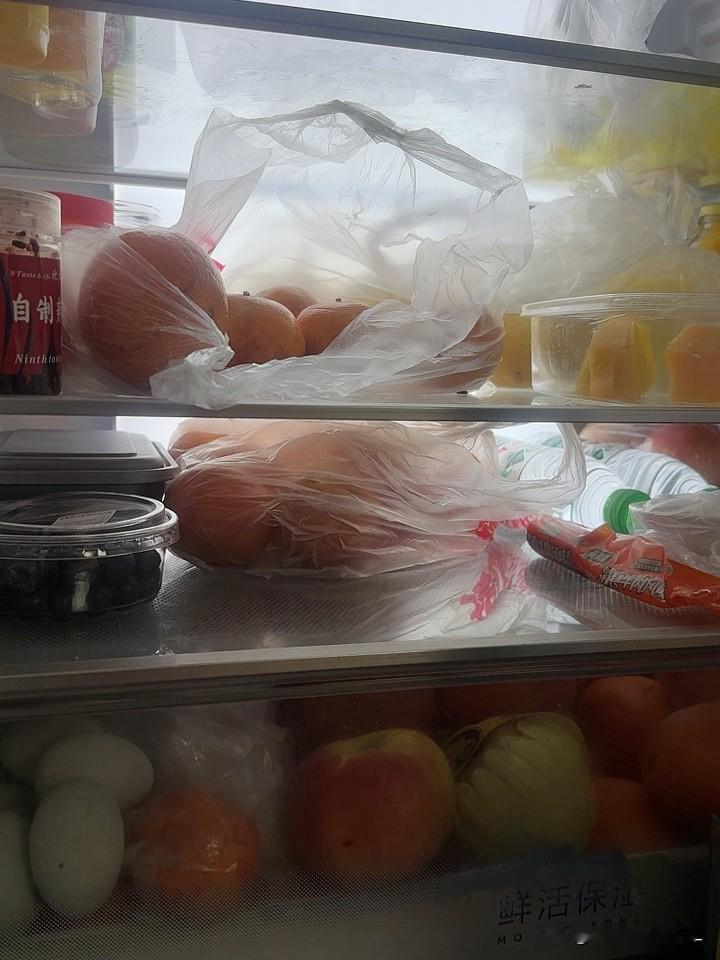 从妈妈家回来两天了，一点菜都没买，就买了10元钱的鸡蛋。

从妈妈家回来后，我发