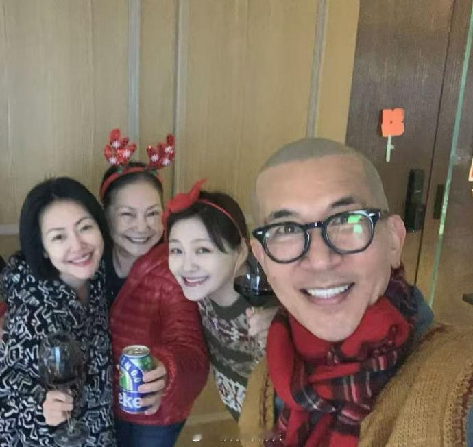 具俊晔七夕看望大S 29日七夕，具俊晔按照以往习惯上金宝山看亡妻。大S友人透露，