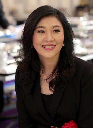 眉眼间没有锋利的棱角，只有如水般的温润！