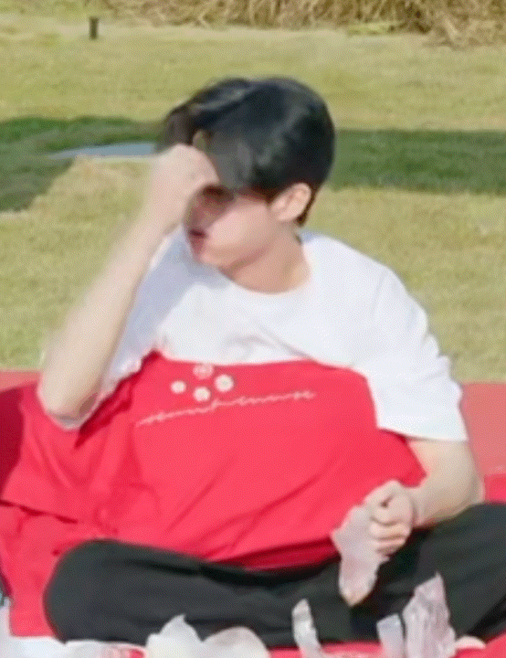 今日坚持跑椭圆机四十分钟第133天✅ 昨天没跑昨天七点多就睡觉了，后面补 