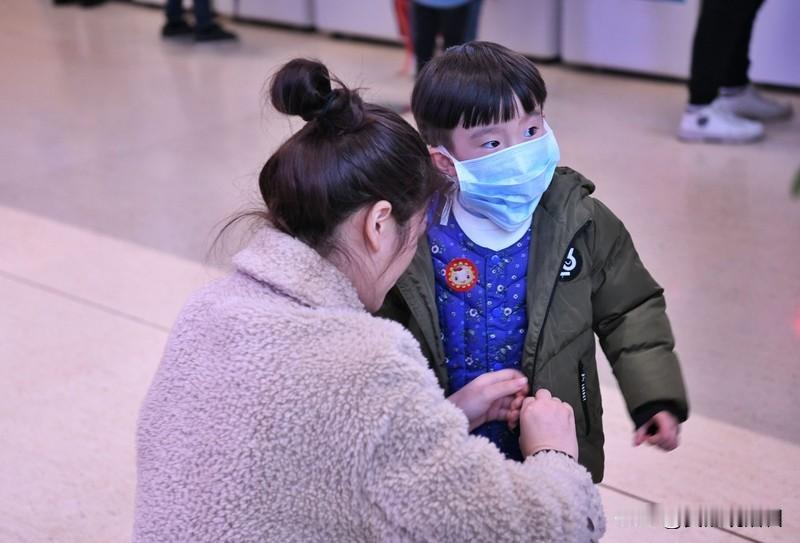 最近这流感是真猛啊！新闻说今年流感病毒比往年提前来，还更严重，5岁以下孩子感染后