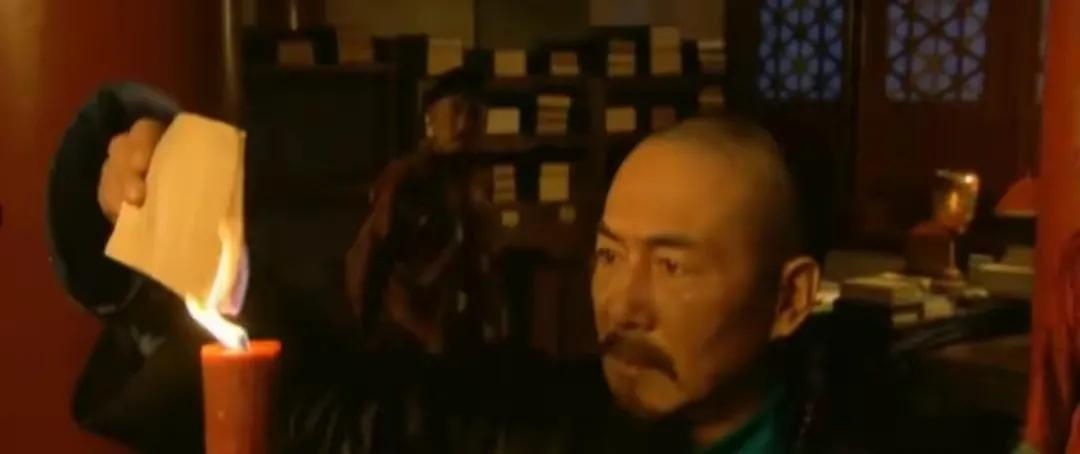 张廷玉不愧是官场高手，揣摩康熙的心思堪称一绝。
在《雍正王朝》中有一个故事情节: