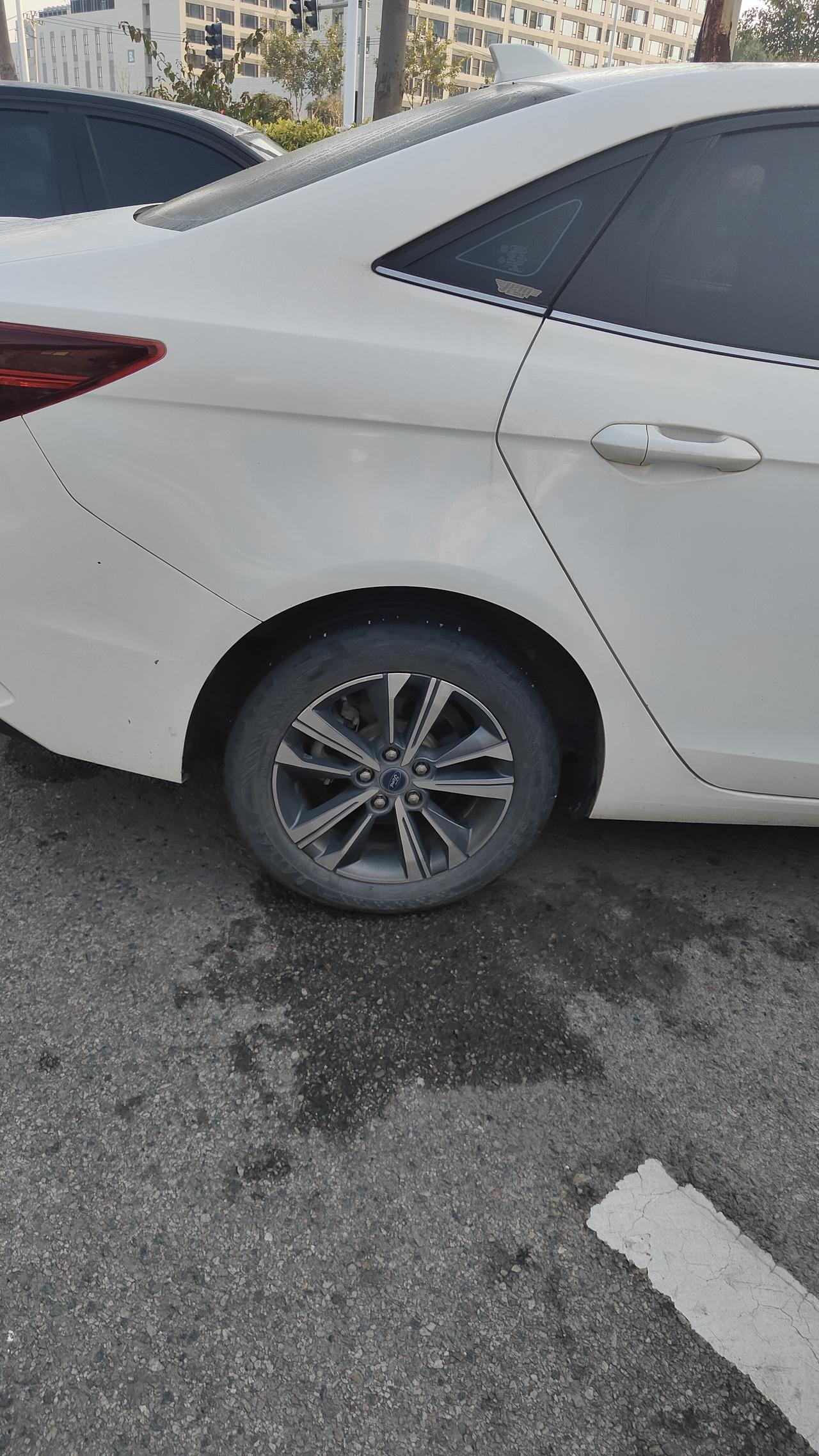 这个是啥车，车门缝隙这么小