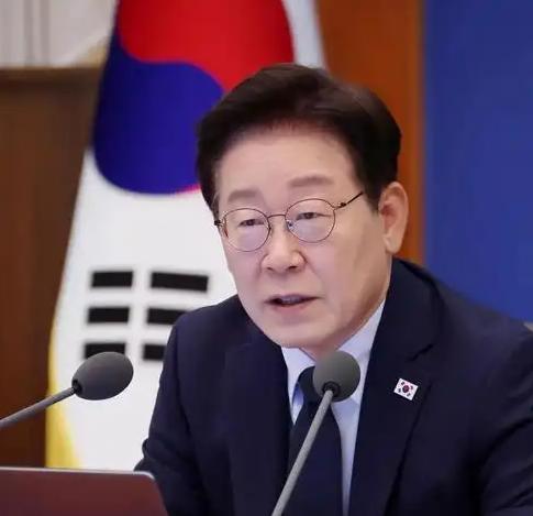 李在明参加北约峰会！
 
刚从法国G7峰会回来，李在明又应北约秘书长吕特邀约去土