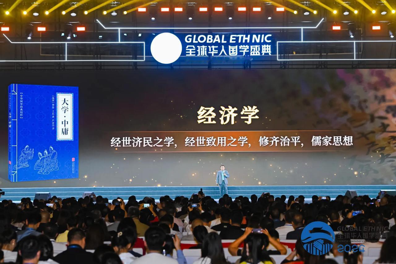 晨练两百个俯卧撑，卷腹，哑铃，正心正念，坚持做长期正确的事，悲观者正确，乐观者前