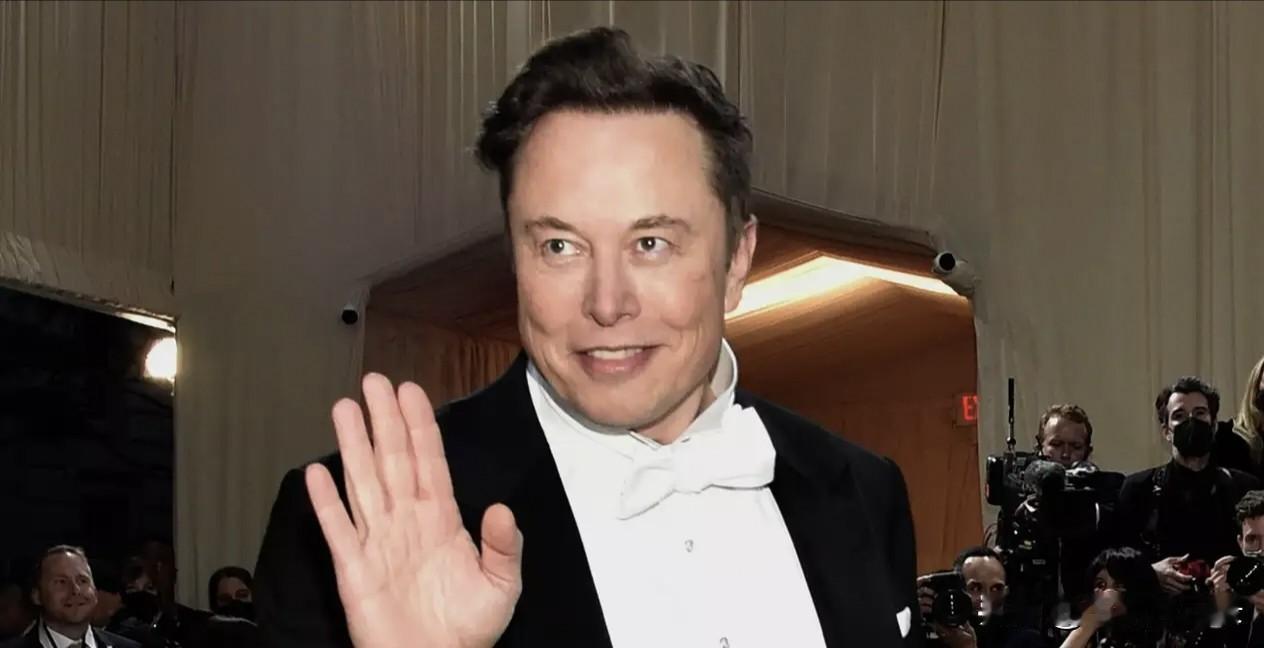 马斯克索赔1340亿美元
最近与美国总统特朗普和好的马斯克再次引起世人的关注，向