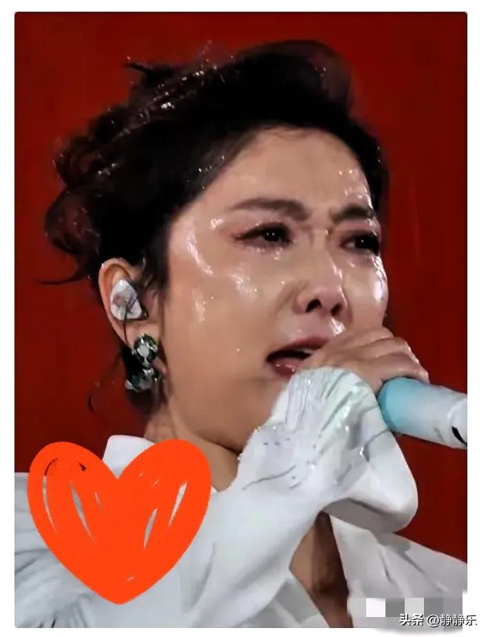 谁懂啊！玲花这次真太不对劲了，
不是因为她学曾毅，
也不是高音太稳了，而是暴雨淋