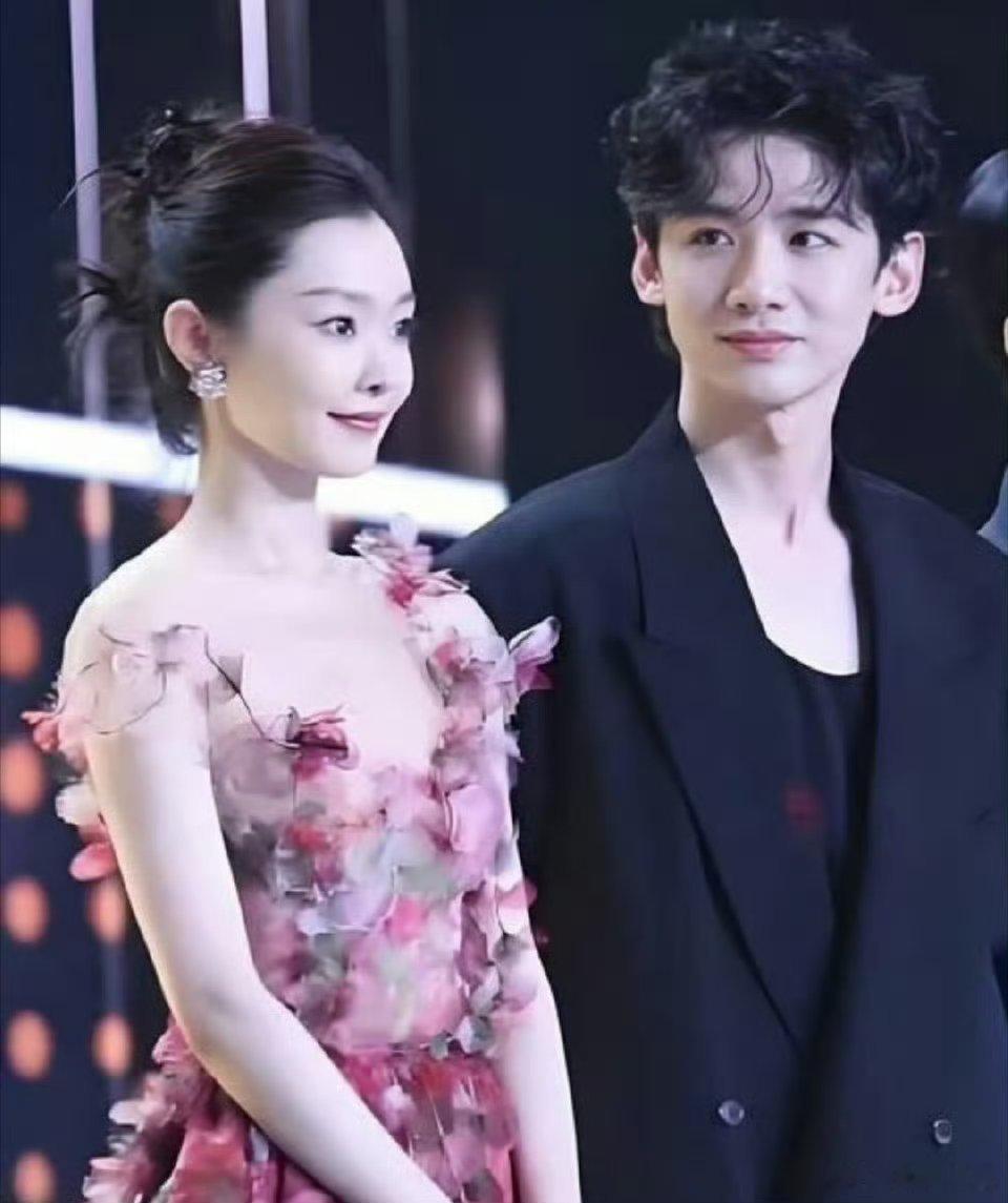 刘大锤曝白敬亭宋轶分手分分合合是人生常态，明星也一样。不放大，不深究，记得他们带