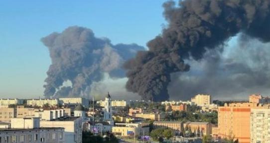 太惨了！黑云笼罩莫斯科，71人死伤！
 
在2026年7月18日凌晨，乌军出动大