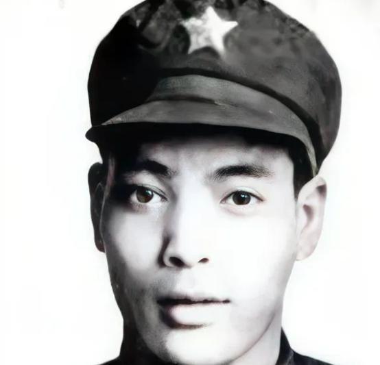 1979年，对越自卫反击战中，我军炮火在越军阵地频频炸响，可团长却纳了闷：“炮兵
