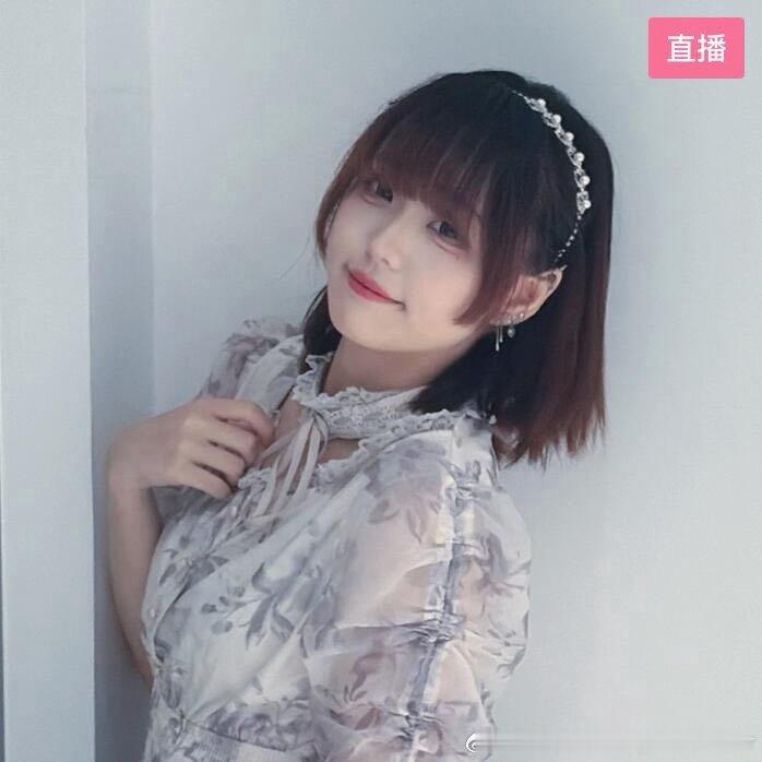 [直播]一起整理切册～-neoneo秘禾苗苗-房间号3243082  网页链接