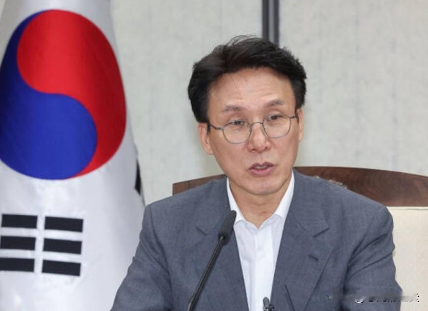 美国伤的韩国可不轻，韩国执政党强调已不再把美国看作是宽容大哥！
韩国执政党党首金