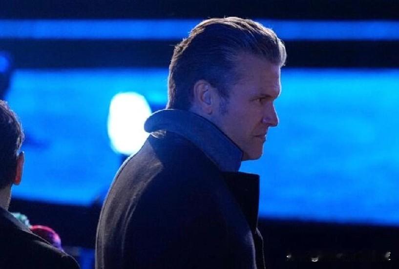 美军开始对另一艘疑似毒品船进行打击。南方司令部说，他们又在东太平洋对一艘小船进行