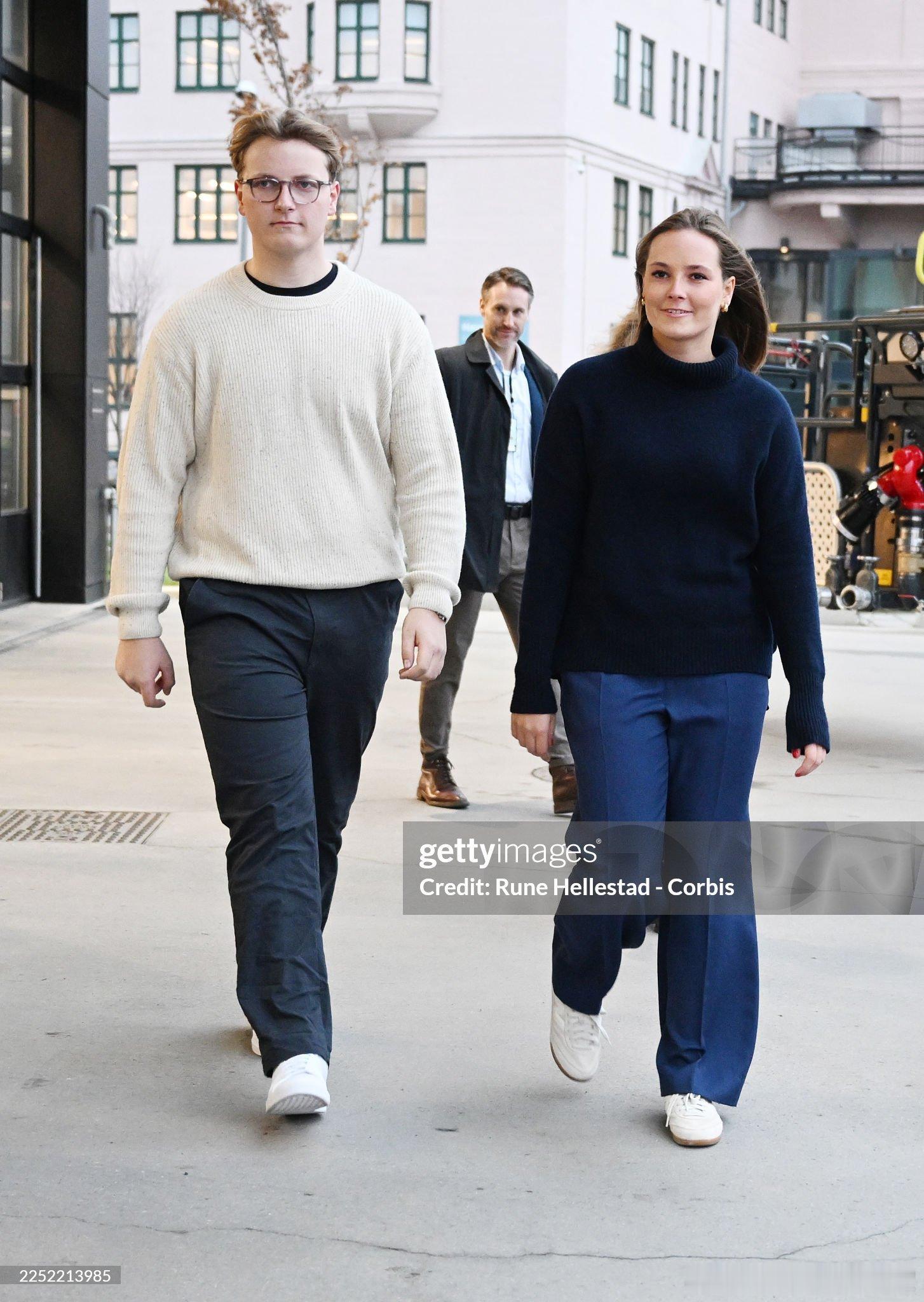 新闻 2025.12.16 挪威公主英格丽德·亚历山德拉和王子塞维利·玛格努斯访