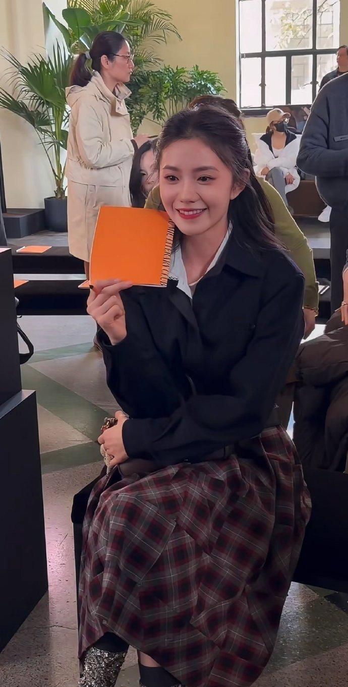 刘浩存miumiu学姐风 